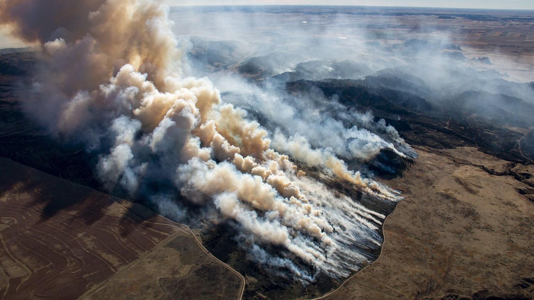Crews battle wildfire in western Nebraska that has grown to more than 2,500 acres